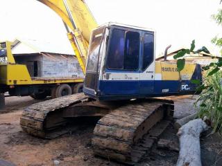 ขายแบคโค PC200-5 ช่วงล่างดี เอวแน่น ทำงานเร็ว รถสวยสภาพพร้อมใช้งาน สนใจโทร 090-8588220คุณนะ 093-3258446คุณบิว 